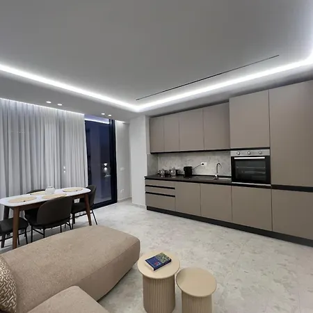Adria Loft *